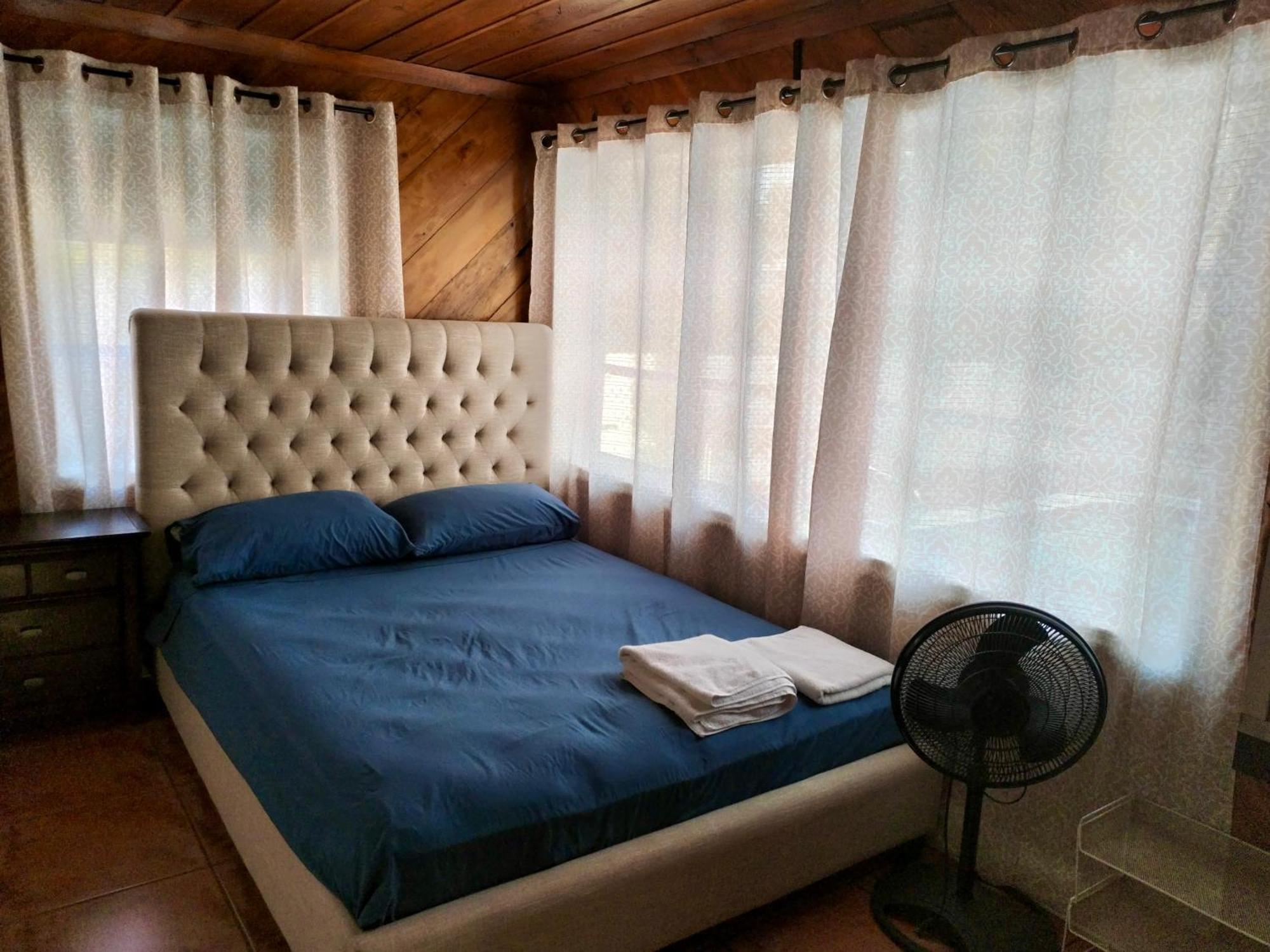 Cozy In Quite Zone Apartment *
